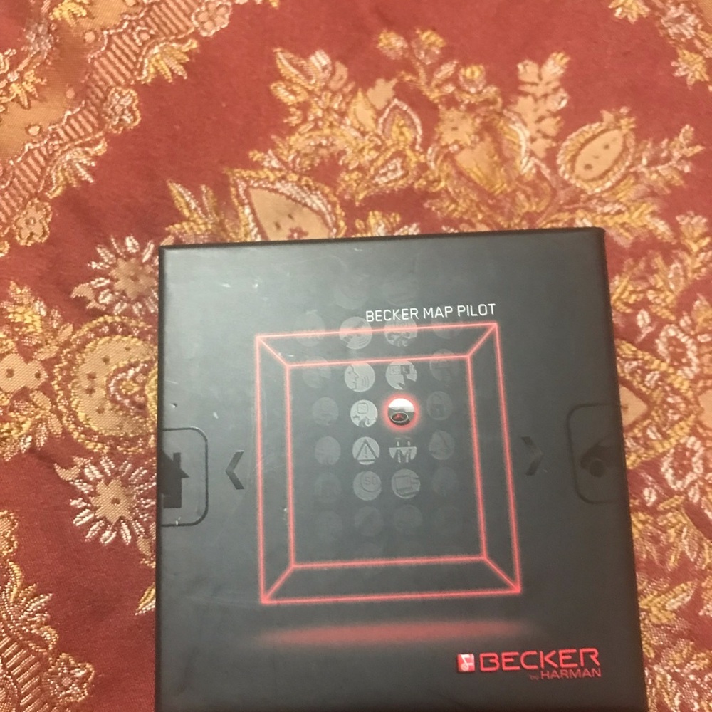 New Mercedes Benz Becker Map Pilot